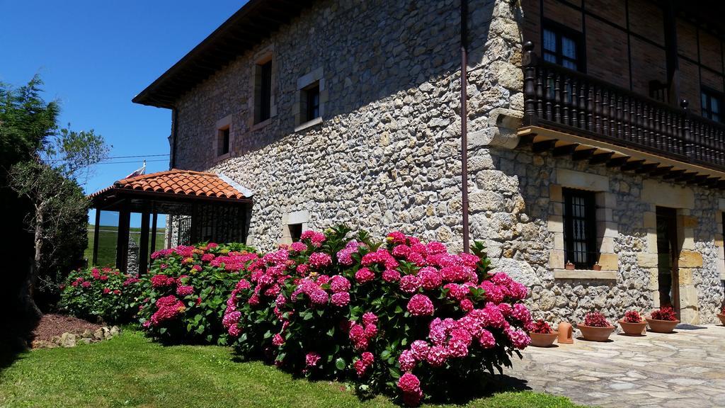 Posada San Tirso Tonanes Exterior photo